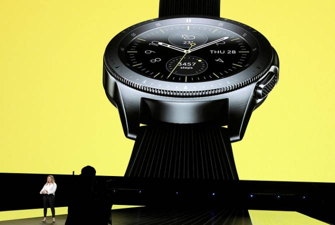 Samsung представила умные наручные часы Galaxy Watch