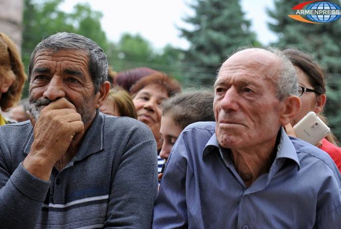 Forget about despair, we are working together - PM Pashinyan to Aygehovit community 
residents