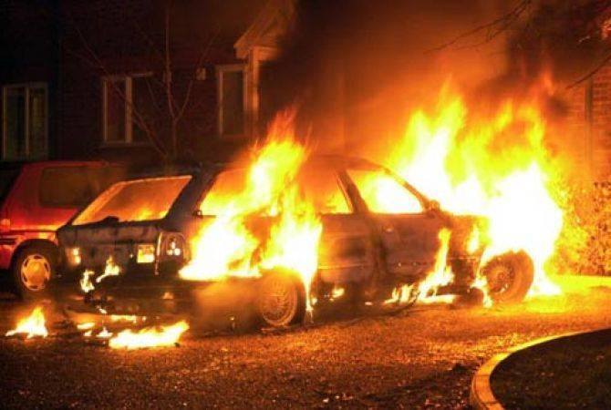 «Շախմատի տան» մոտակայքում մեքենա է այրվել 