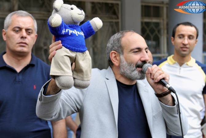 Inform the world and investors about new Armenian realities – Pashinyan addresses Armenian 
woman from New York