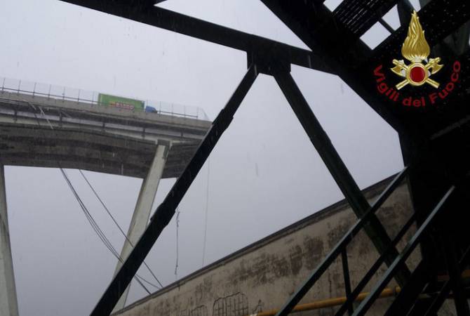 СМИ: десятки людей погибли в результате обрушения моста близ Генуи