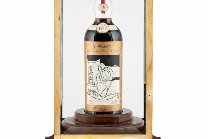 СМИ: бутылку виски Macallan 60-летней выдержки выставили на торги в Эдинбурге за $1,1 
млн