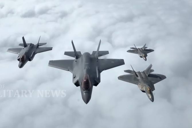 Опубликовано видео "воздушного боя" F-22 и F-35