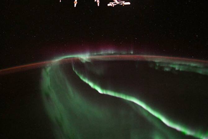 NASA показало северное сияние из космоса