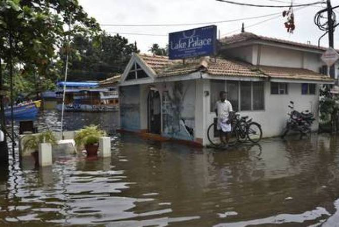 AFP: в Индии число покинувших дома людей из-за наводнений превысило 1 млн