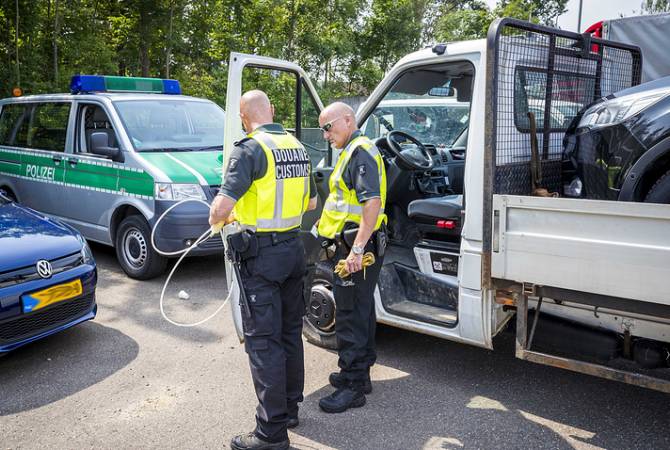 Նիդեռլանդներում մահապարտը ավտոմեքենայով մխրճվել Է քաղաքային խորհրդի շենքի մեջ 
