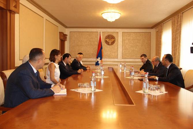 رئيس آرتساخ ب. ساهاكيان يستقبل وفد صندوق مؤسسة هاياستان- لعموم الأرمن برئاسة فاردان 
بارتاميان