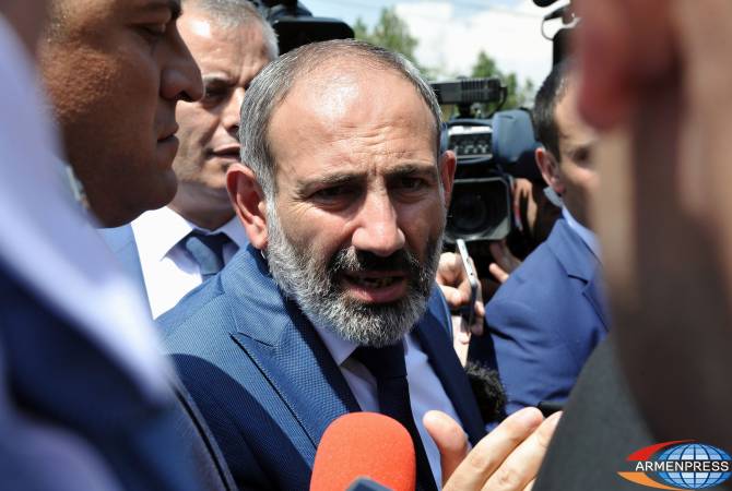 رئيس وزراء أرمينيا نيكول باشينيان على بيانه بشأن إجراء التعديلات الدستورية قبل الانتخابات البرلمانية 
المبكرة