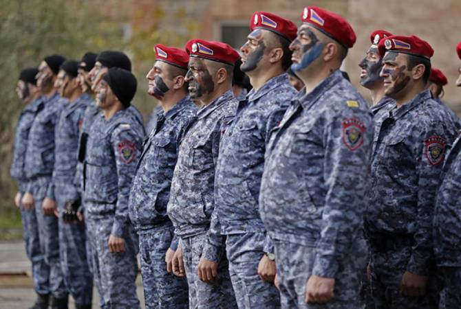 رئيس الوزراء نيكول باشينيان مراسم انضمام فصيل من قوات الشرطة إلى القوات المسلحة الأرمينية لأداء 
مهمات 
محددة على الحدود