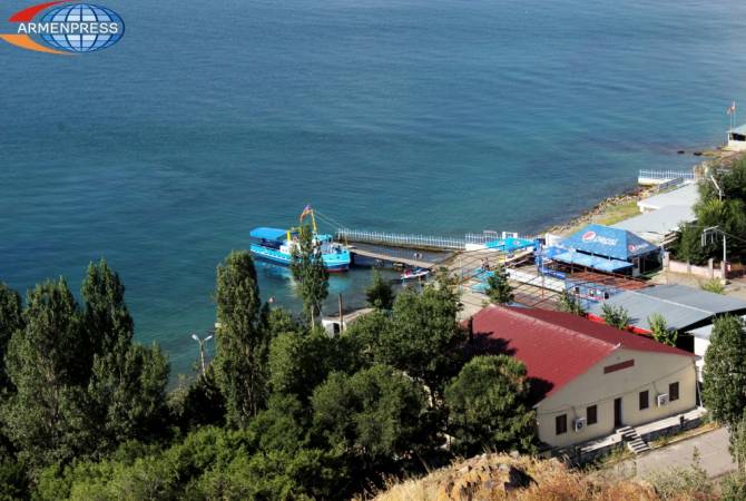 Dan Bilzerian enjoys time in Lake Sevan