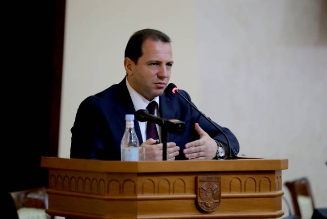وزير دفاع أرمينيا دافيت تونويان يشدّد على أهمية حيازة طيران هجومي
