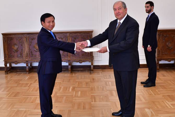 New Ambassador of Vietnam presents credentials to Armenian President