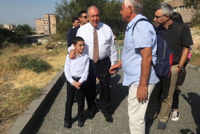 Sarkissian visits Yerevan’s Mkhitar Sebastatsi Educational Complex