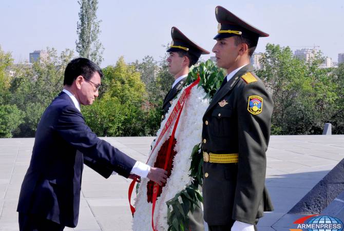 Japan’s foreign minister visits Armenian Genocide Memorial in Yerevan