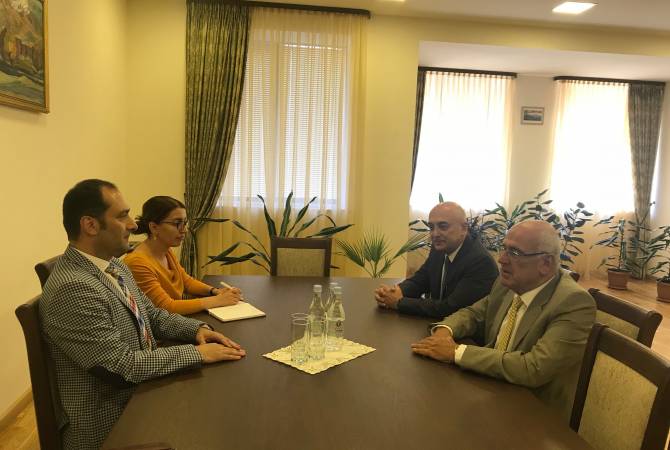 وزير العدل أرتاك زيناليان يستقبل رئيس الجمعية العمومية الخيرية الأرمنية (AGBU) بيرج سيدراكيان ورئيس 
AGBU أرمينيا فازكين يعقوبيان