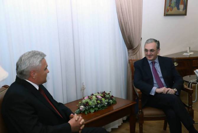 Newly appointed Ambassador of Ukraine delivers copies of credentials to Armenian FM