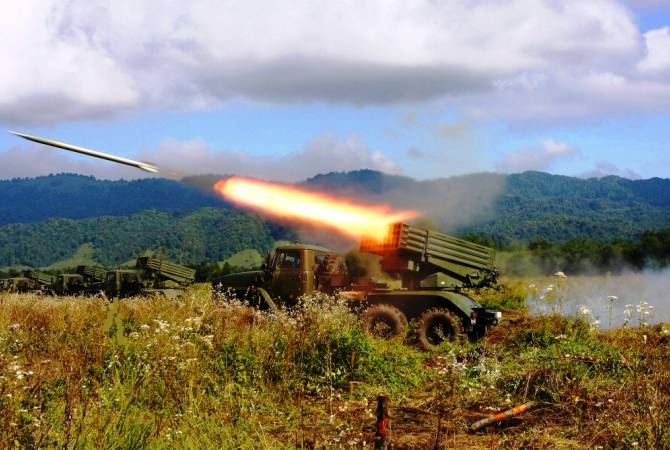 В Армении артиллеристы ЮВО уничтожили быстродвижущиеся цели условного 
противника