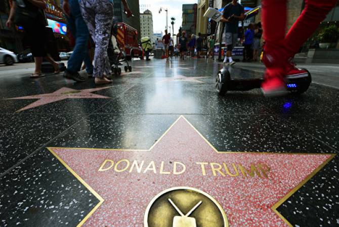 Звезда Трампа вернулась на "Аллею славы" в Голливуде