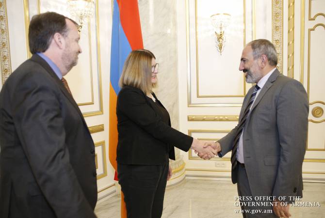 رئيس الوزراء نيكول باشينيان يلتقي سفيري الولايات المتحدة الأمريكية وبريطانيا العظمى بأرمينيا