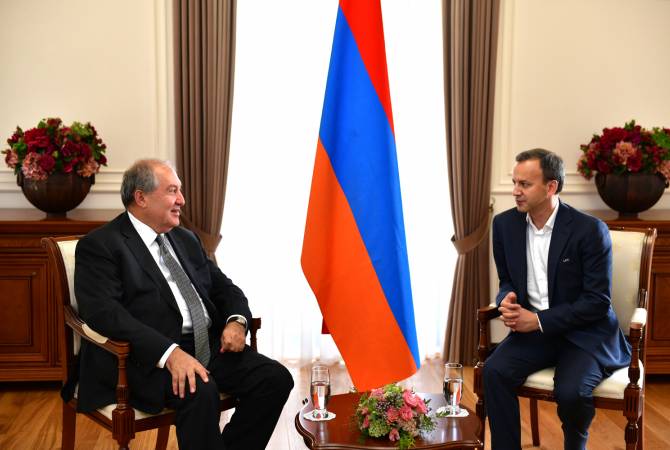 Президент Армении принял Аркадия Дворковича

