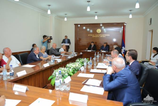 В парламенте Арцаха обсужден проект государственной среднесрочной программы на 
2019-2021 годы

