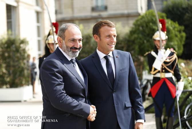 Nikol Pashinyan, Emmanuel Macron takes place at Élysée Palace