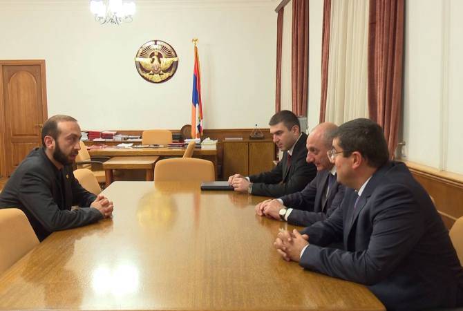 Президент  Арцаха и первый вице-премьер Армении  обсудили широкий круг вопросов  
экономического сотрудничества