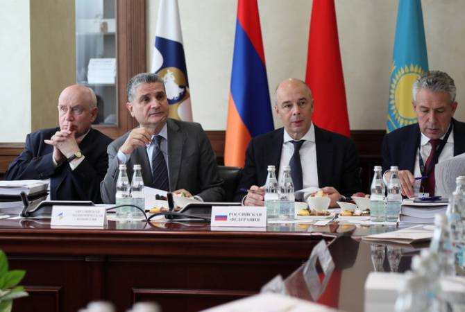 نائب رئيس الوزراء الأرميني مهير كريكوريان يشترك في اجتماع المجلس الأعلى للاتحاد الإقتصادي 
الأوراسي بموسكو