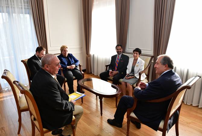 President Sarkissian receives leadership of “Vardanants Knights”