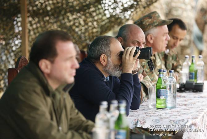 ВС Армении и Армия обороны уверенно контролируют ситуацию на передовой: Никол 
Пашинян

