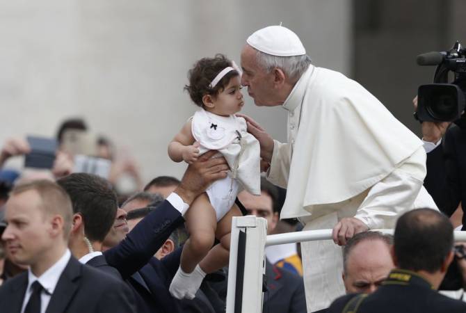 Հռոմի Ֆրանցիսկոս պապը հորդորել Է երիտասարդությանը՝ հարգել ծնողներին 
