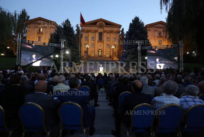 Во дворе Национального Собрания Армении отмечается 100-летний юбилей 
формирования парламента

