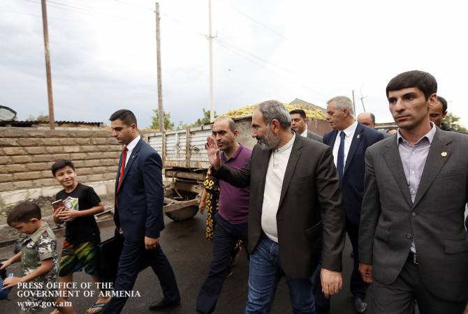 
Le Premier ministre a pris connaissance des activités des entreprises industrielles de la région 
d'Ararat