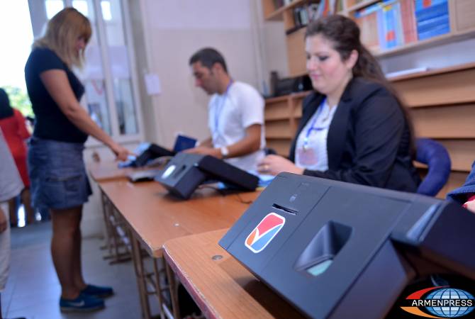 По зафиксированным случаям нарушений на выборах, 16 относятся к попыткам 
повторного голосования, 7 – к нарушению тайны голосования: СК Армении подводит 
итоги