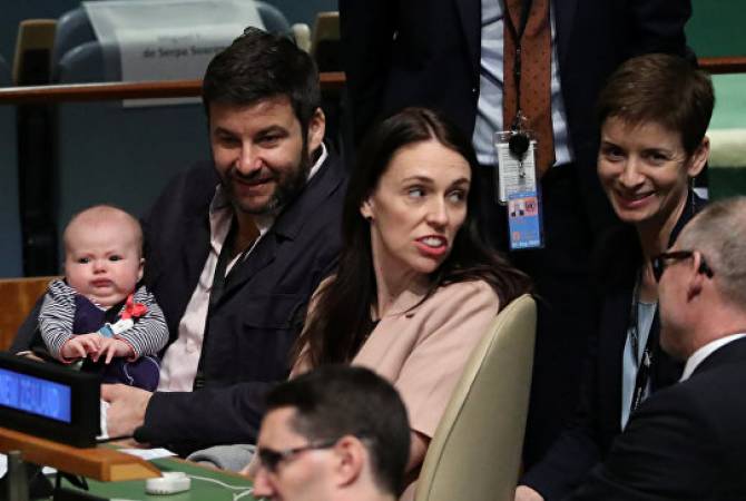Նոր Զելանդիայի վարչապետը երեքամսական դստեր հետ Է եկել ՄԱԿ-ի ԳԱ-ի նստաշրջանին