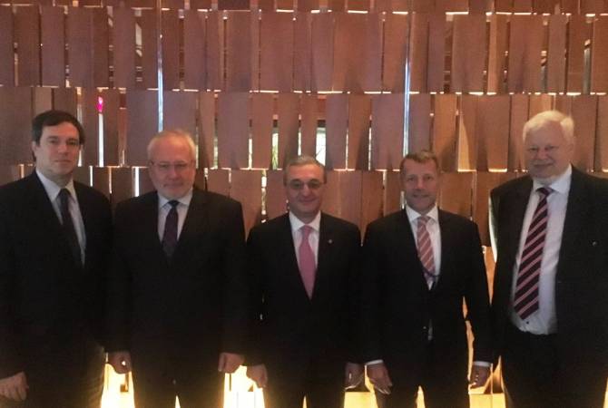 وزير خارجية أرمينيا زوهراب مناتساكانيان يجتمع في نيويورك مع الرؤساء المشتركين لمجموعة مينسك 
التابعة لمنظمة الأمن والتعاون في أوروبا 