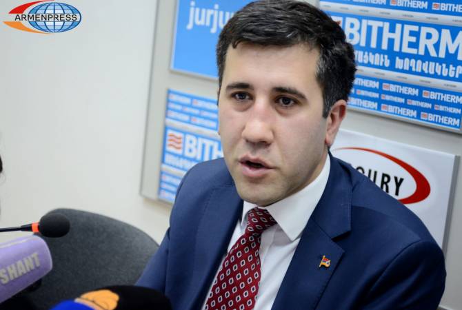 Защитник прав человека Арцаха Рубен Меликян подал в отставку