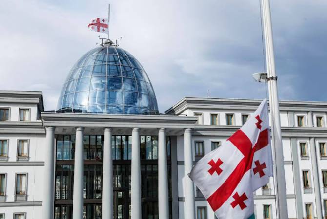 В Грузии приспущены государственные флаги в связи с 25-летней годовщиной падения 
Сухуми