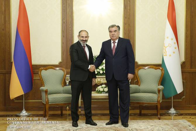 Никол Пашинян в Душанбе провел встречу с Эмомали Рахмоном

