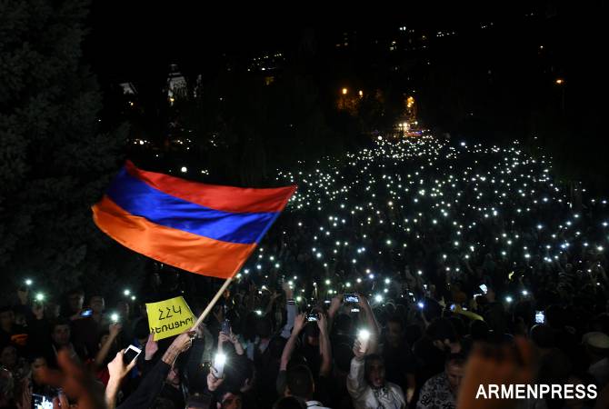 В последнем митинге, созванном Пашиняном, принимало участие более 50 тысяч человек