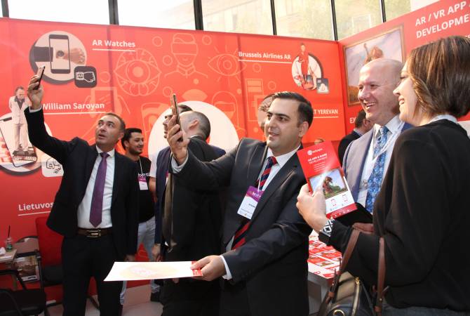 Les participants du Forum économique de la Francophonie ont admiré les innovations des 
entreprises arméniennes de haute technologie
