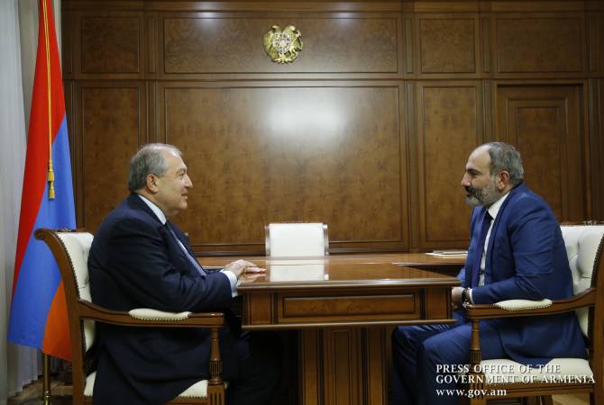 رئيس الوزراء نيكول باشينيان يلتقي رئيس الجمهورية أرمين سركيسيان والتشديد على جو الحوار والتفاهم