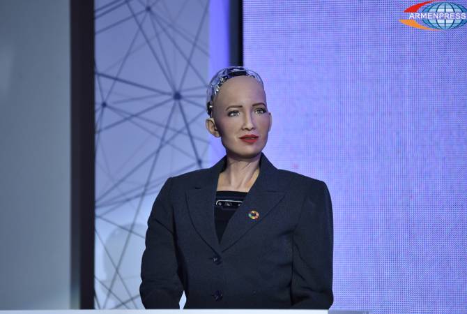 Humanoid robot Sophia delivers remarks at Yerevan La Francophonie forum, vows to learn 
French for next time