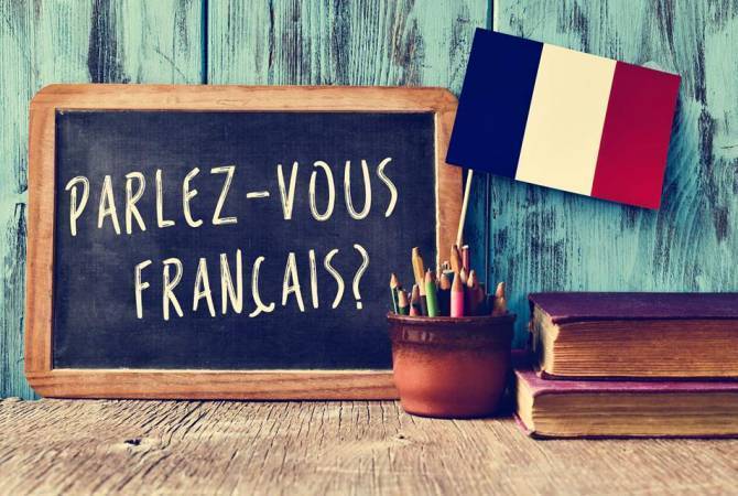 Լյուքսեմբուրգի հյուպատոսարանը խորացված ուսուցման ֆրանսերեն 35 դասագիրք 
նվիրաբերեց Միսակ Մանուշյանի անվան դպրոցին