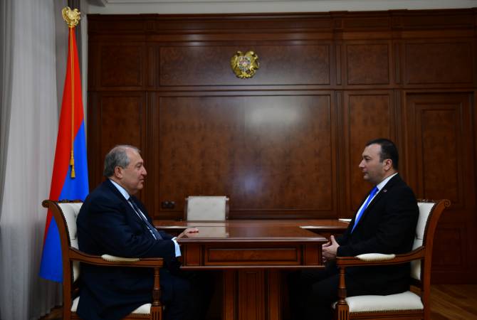 Rencontre entre le Président Armen Sarkissian et Vahé Enfiadjian, Secrétaire du bloc «Tsaroukian» 