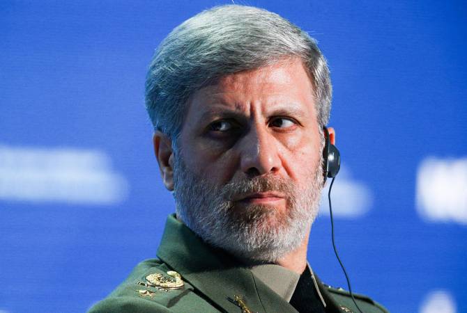Министр обороны Ирана: противостояние политике США спасет мир от "новых Гитлеров"