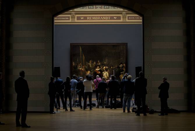 За реставрацией картины Рембрандта "Ночные волки" можно будет наблюдать онлайн