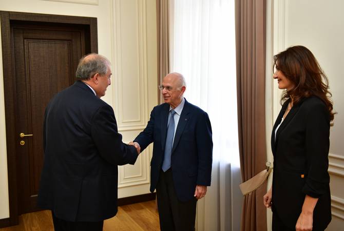Президент Республики Армения принял профессора Колумбийского университета доктора 
Джона Билезикяна

