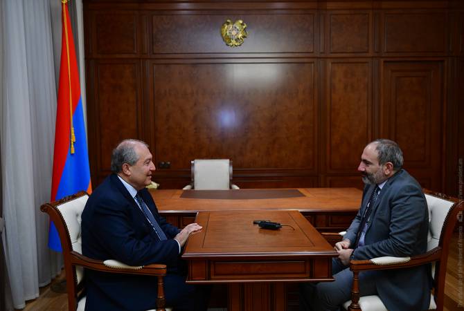 На данном этапе и правительство, и все госорганы должны действовать бесперебойно: 
Армен Саркисян и Никол Пашинян обсудили внутриполитическую ситуацию
