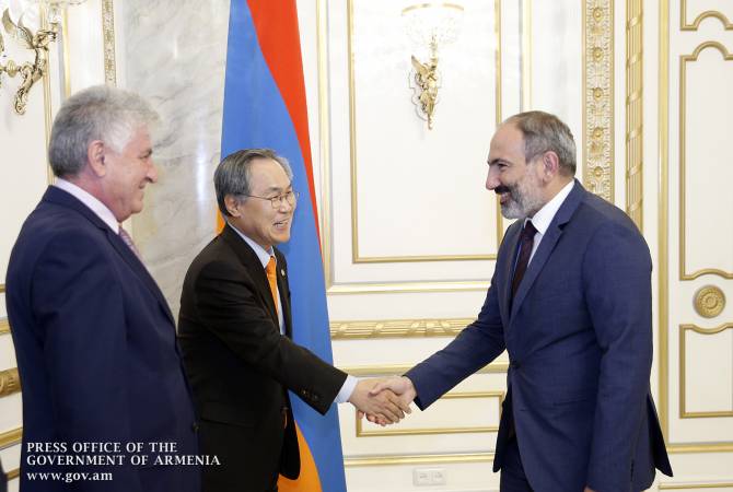 Nikol Pashinyan a reçu l'ambassadeur extraordinaire et plénipotentiaire de la République de 
Corée en Arménie, Woo Yoon-keun